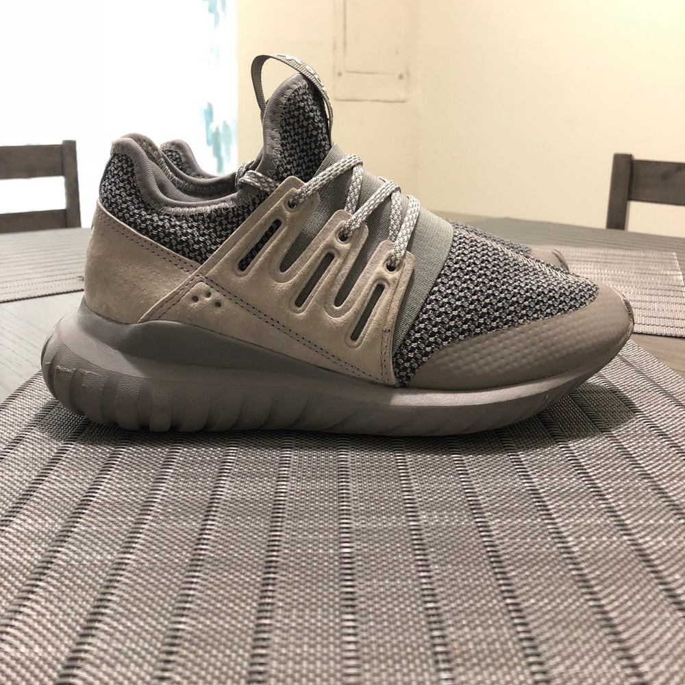 Adidas Tubular Gray